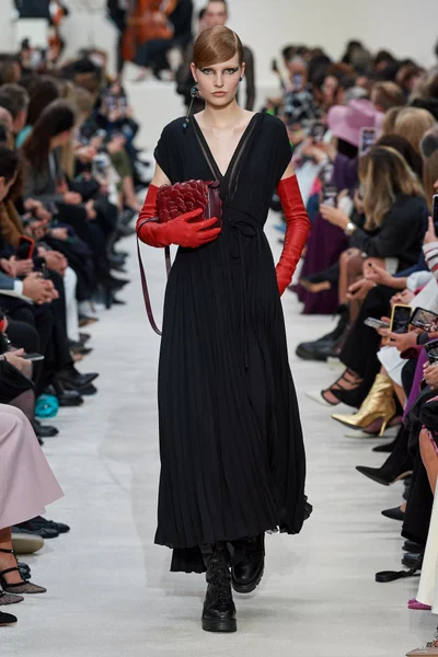 Look 18